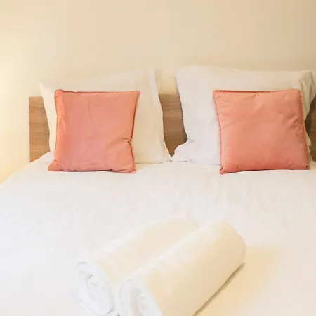 Peaceful Just Steps From Pari Appartement Saint-Denis (Seine-Saint-Denis)