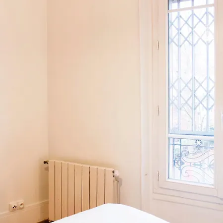 Appartement Peaceful Just Steps From Pari *