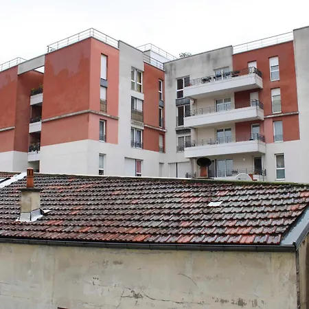 Apartment Peaceful Just Steps From Pari Saint-Denis (Seine-Saint-Denis)